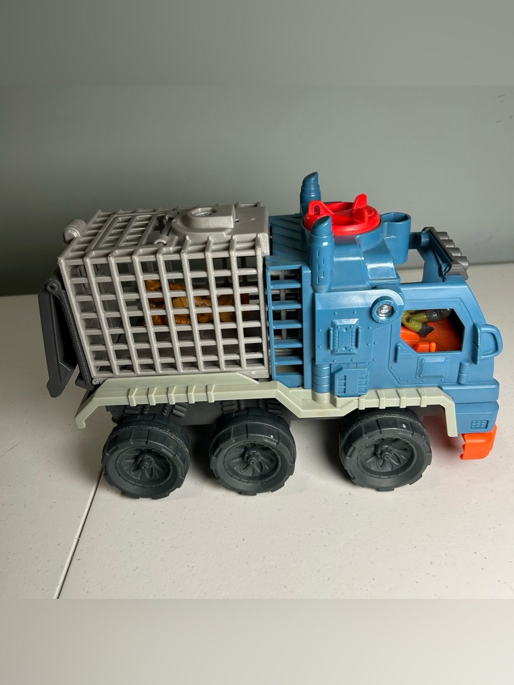 Imaginext 2017 Jurassic World Dino Hauler Truck & Action Figures Play Set - Picture 5 of 14